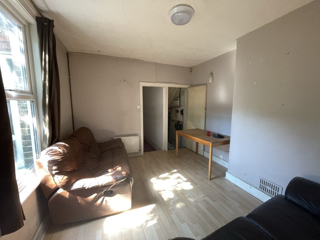 Temple Road Interior Before