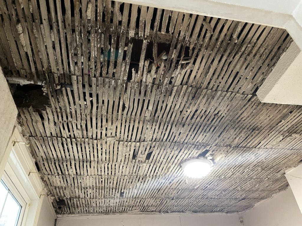 Temple Road Interior Before